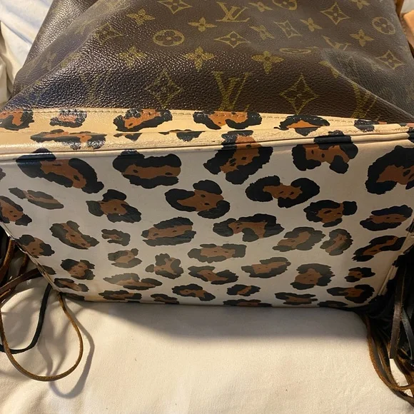 Louis Vuitton Monogram Brown and Tan Backpack - Picture 5 of 9